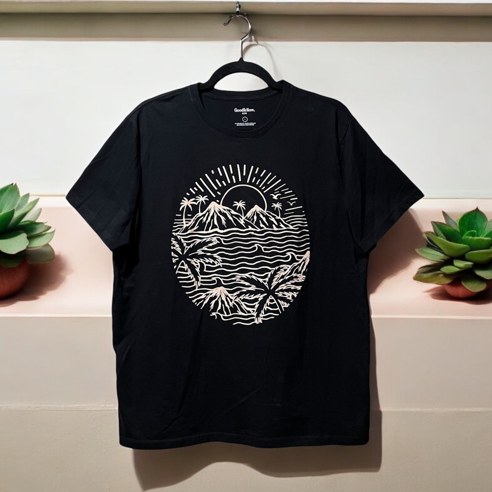 Goodfellow & Co. Black Graphic T-Shirt with Mountain/Waves/Sun/Palm Trees Screen
